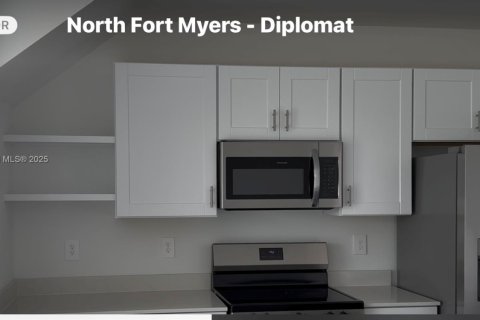 Adosado en alquiler en Fort Myers, Florida, 3 dormitorios № 1878496 - foto 7