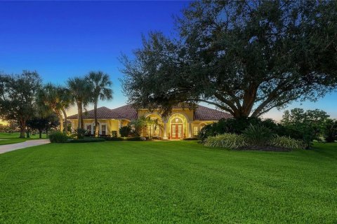 House in Sarasota, Florida 5 bedrooms, 479.65 sq.m. № 2396095