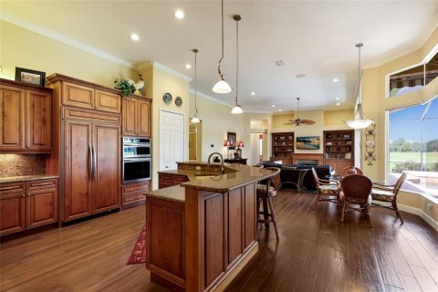 House in Sarasota, Florida 5 bedrooms, 479.65 sq.m. № 2396095 - photo 9