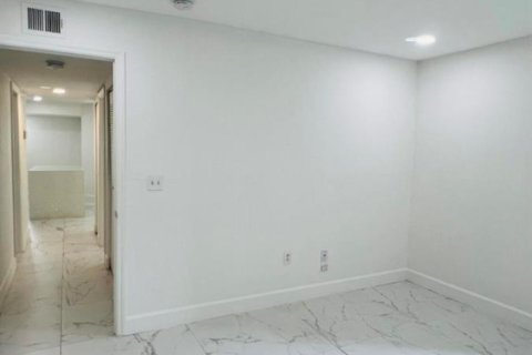 Купить кондоминиум в Уэст-Палм-Бич, Флорида 4 комнаты, 91.88м2, № 2146620 - фото 12