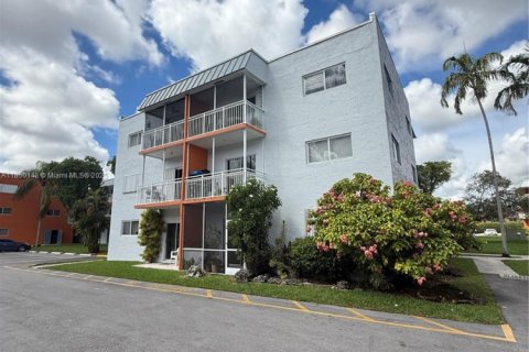 Condominio en Miami, Florida, 2 dormitorios № 2035730