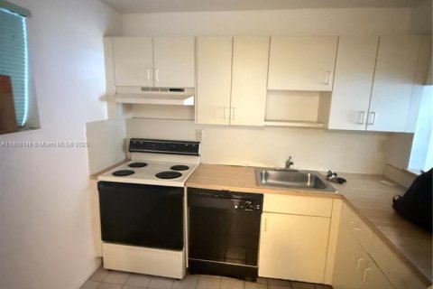 Condominio en venta en Miami, Florida, 2 dormitorios, 78.04 m2 № 2035730 - foto 13