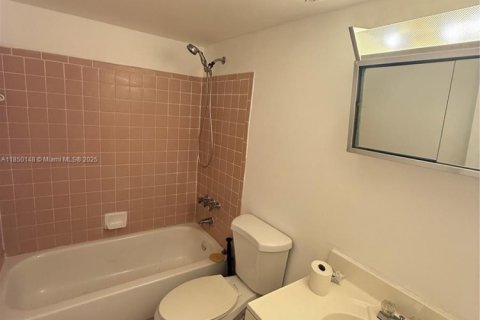 Condominio en venta en Miami, Florida, 2 dormitorios, 78.04 m2 № 2035730 - foto 14