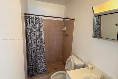 Condominio en venta en Miami, Florida, 2 dormitorios, 78.04 m2 № 2035730 - foto 16