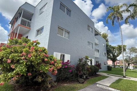 Condominio en venta en Miami, Florida, 2 dormitorios, 78.04 m2 № 2035730 - foto 4