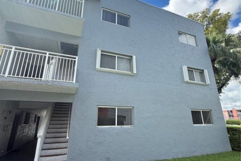 Condominio en venta en Miami, Florida, 2 dormitorios, 78.04 m2 № 2035730 - foto 3