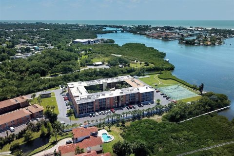 Купить кондоминиум в Ларго, Флорида 4 комнаты, 69.4м2, № 1359844 - фото 1