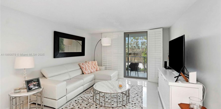 Condo in Key Biscayne, Florida, 1 bedroom № 1890118
