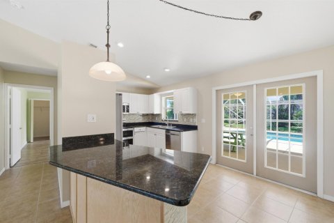 House in Port St. Lucie, Florida 3 bedrooms, 196.77 sq.m. № 2083301 - photo 4