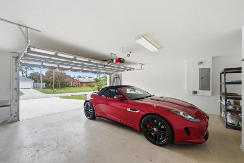House in Port St. Lucie, Florida 3 bedrooms, 196.77 sq.m. № 2083301 - photo 23