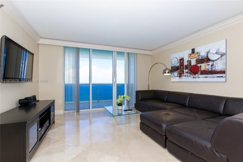 Condominio en alquiler en Hallandale Beach, Florida, 3 dormitorios, 171.03 m2 № 2052882 - foto 30
