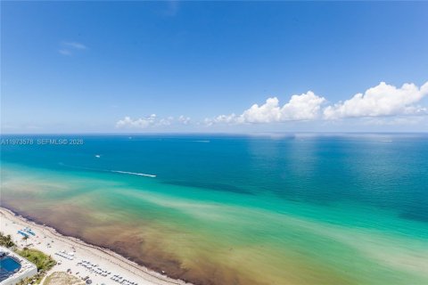 Condo in Hallandale Beach, Florida, 3 bedrooms  № 2052882 - photo 15