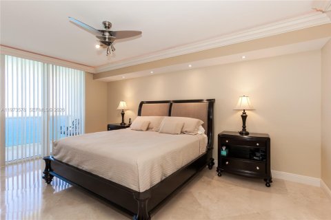 Condo in Hallandale Beach, Florida, 3 bedrooms  № 2052882 - photo 6