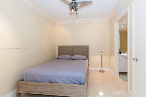 Condo in Hallandale Beach, Florida, 3 bedrooms  № 2052882 - photo 12