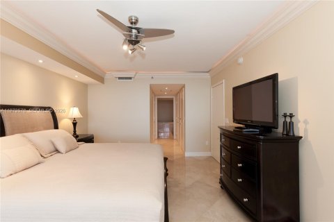 Condo in Hallandale Beach, Florida, 3 bedrooms  № 2052882 - photo 7