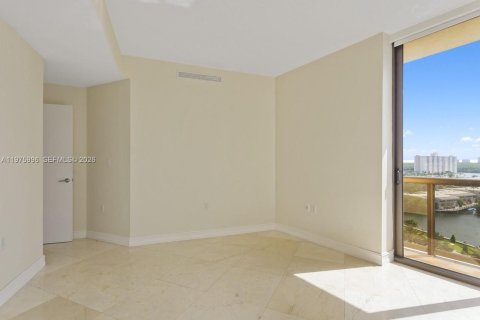 Condominio en venta en Sunny Isles Beach, Florida, 2 dormitorios, 124.67 m2 № 2042484 - foto 5