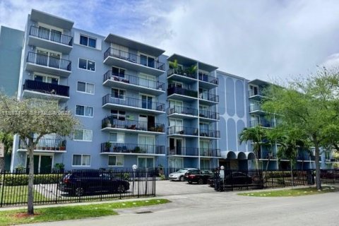 Condo à North Miami, Floride, 1 chambre  № 2049559