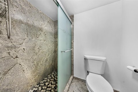 Condo in Hallandale Beach, Florida, 2 bedrooms  № 2086024 - photo 28