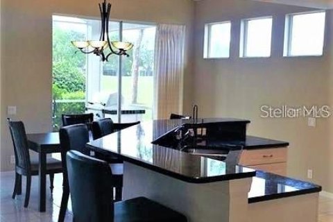 House in University Park, Florida 3 bedrooms, 210.52 sq.m. № 1295989 - photo 9
