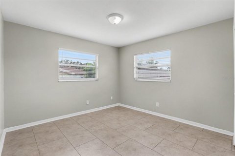 House in Brandon, Florida 4 bedrooms, 146.14 sq.m. № 2339041 - photo 12