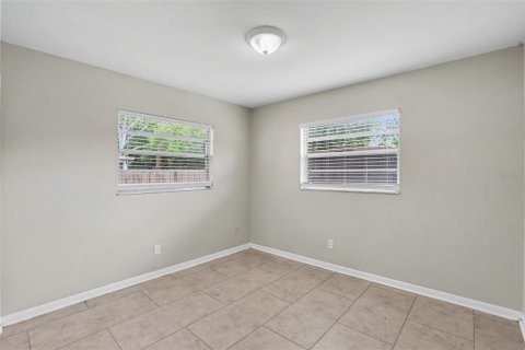 House in Brandon, Florida 4 bedrooms, 146.14 sq.m. № 2339041 - photo 11