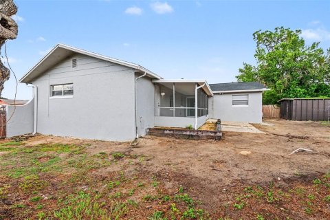 House in Brandon, Florida 4 bedrooms, 146.14 sq.m. № 2339041 - photo 19