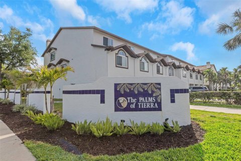 Adosado en alquiler en Saint Petersburg, Florida, 3 dormitorios, 147.25 m2 № 1819570 - foto 2