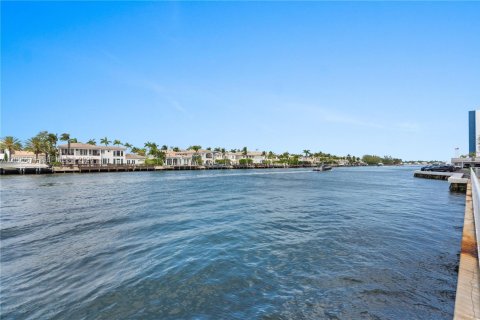 Copropriété à louer à Hollywood, Floride: 2 chambres, 113.15 m2 № 2068797 - photo 30