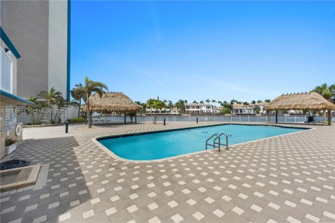 Copropriété à louer à Hollywood, Floride: 2 chambres, 113.15 m2 № 2068797 - photo 28