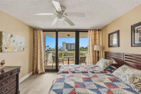 Copropriété à louer à Hollywood, Floride: 2 chambres, 113.15 m2 № 2068797 - photo 21