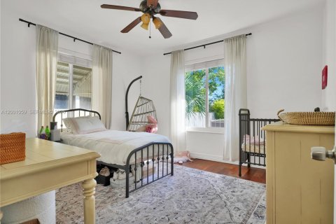 House in Miami Beach, Florida 4 bedrooms, 184.41 sq.m. № 2065366 - photo 6