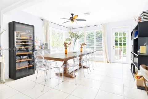 House in Miami Beach, Florida 4 bedrooms, 184.41 sq.m. № 2065366 - photo 2