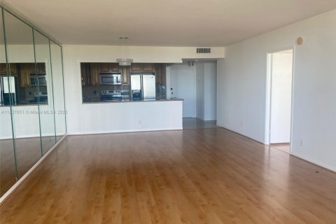 Condo in Hallandale Beach, Florida, 1 bedroom  № 1804191 - photo 16