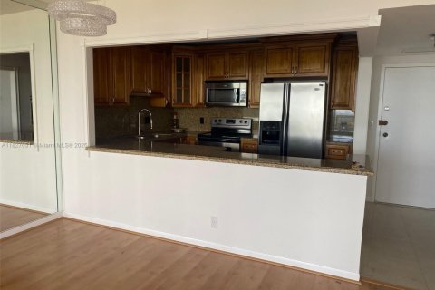 Condo in Hallandale Beach, Florida, 1 bedroom  № 1804191 - photo 12
