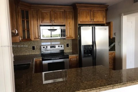 Condo in Hallandale Beach, Florida, 1 bedroom  № 1804191 - photo 5