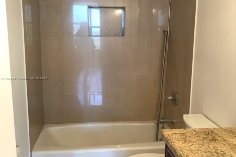 Condo in Hallandale Beach, Florida, 1 bedroom  № 1804191 - photo 7