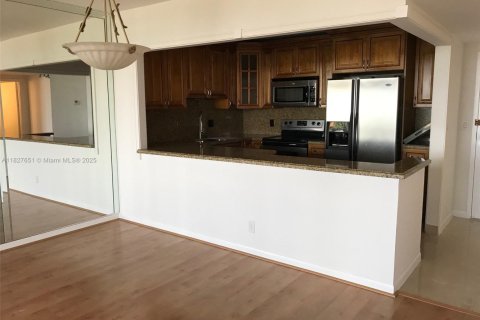 Condo in Hallandale Beach, Florida, 1 bedroom  № 1804191 - photo 4