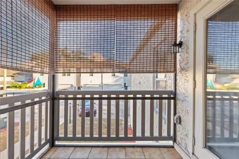 Condo in Tampa, Florida, 1 bedroom  № 2096227 - photo 17
