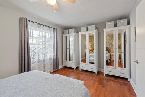 Condo in Tampa, Florida, 1 bedroom  № 2096227 - photo 13
