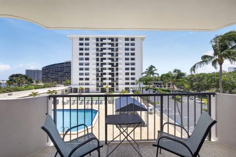 Condo in North Palm Beach, Florida, 2 bedrooms № 2171919 - photo 30