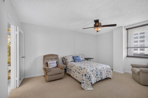 Condo in North Palm Beach, Florida, 2 bedrooms № 2171919 - photo 6
