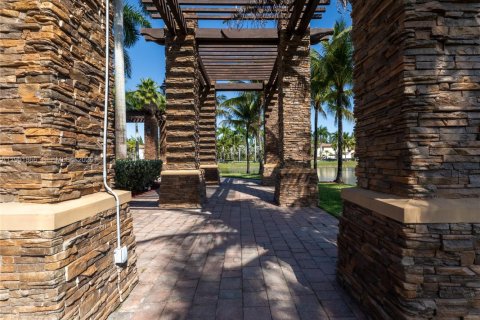 Casa en alquiler en Doral, Florida, 4 dormitorios, 324.69 m2 № 2009310 - foto 27