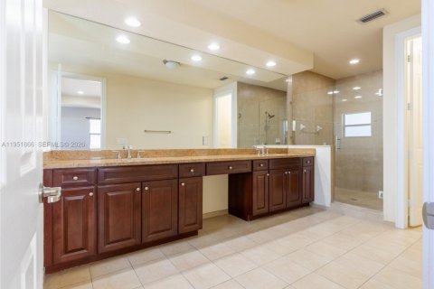 Casa en alquiler en Doral, Florida, 4 dormitorios, 324.69 m2 № 2009310 - foto 14