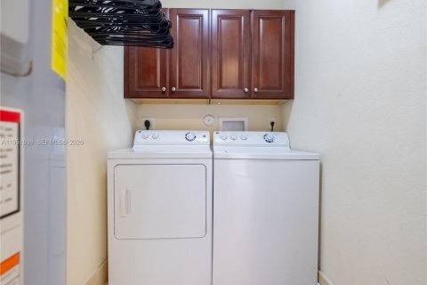 Casa en alquiler en Doral, Florida, 4 dormitorios, 324.69 m2 № 2009310 - foto 7