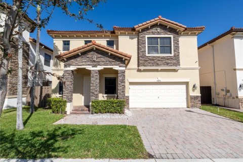 Casa en alquiler en Doral, Florida, 4 dormitorios, 324.69 m2 № 2009310 - foto 2