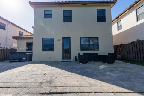 Casa en alquiler en Doral, Florida, 4 dormitorios, 324.69 m2 № 2009310 - foto 24