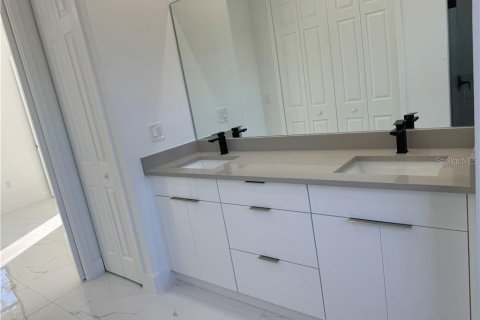 Casa en venta en Lehigh Acres, Florida, 3 dormitorios, 139.17 m2 № 1657060 - foto 20