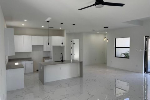 Casa en venta en Lehigh Acres, Florida, 3 dormitorios, 139.17 m2 № 1657060 - foto 8