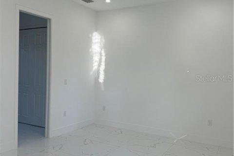 Casa en venta en Lehigh Acres, Florida, 3 dormitorios, 139.17 m2 № 1657060 - foto 17