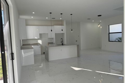 Casa en venta en Lehigh Acres, Florida, 3 dormitorios, 139.17 m2 № 1657060 - foto 9